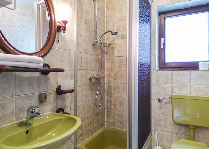 1 Bedroom Beautiful In * 아라흐